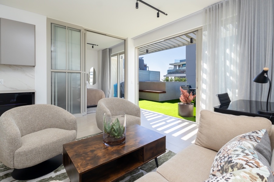 To Let 3 Bedroom Property for Rent in Green Point Western Cape